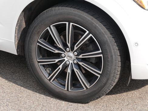 Used 2018 Volvo XC60 T5 Inscription w/ Convenience Package AWD/4WD image 15