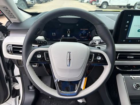 New 2026 Lincoln Aviator AWD image 25
