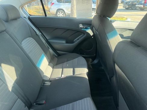 Certified 2018 Kia Forte S w/ S Technology Package image 5