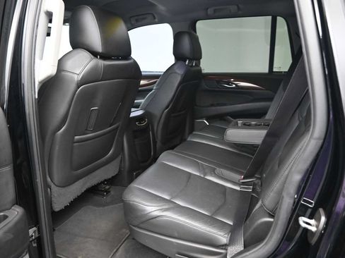 Used 2018 Cadillac Escalade 4WD image 15
