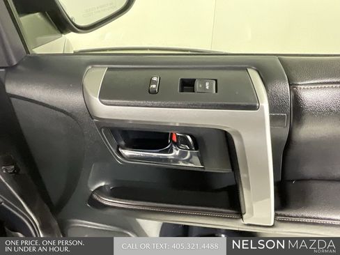 Used 2015 Toyota 4Runner Limited image 22