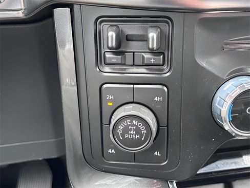 Used 2022 Ford F150 Lariat w/ Equipment Group 502A High image 21