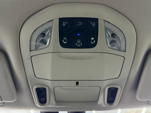 Used 2017 Chrysler Pacifica Limited w/ Advanced Safetytec Group image 21