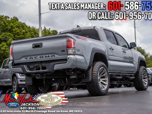 Used 2021 Toyota Tacoma TRD Off-Road w/ Technology Package AWD/4WD image 5
