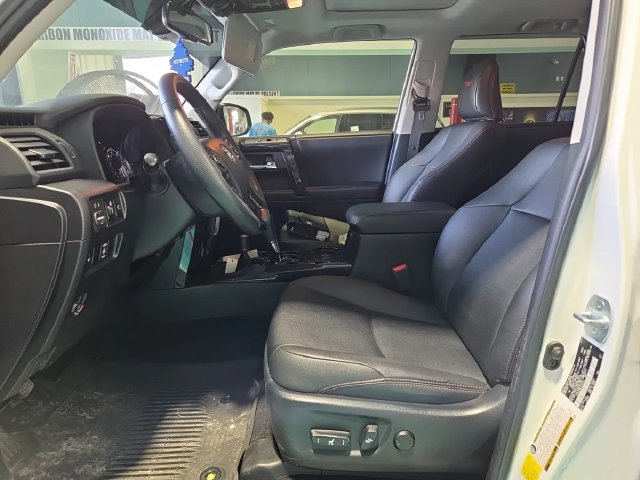 Used 2020 Toyota 4Runner Venture w/ Moonroof Package AWD/4WD image 5