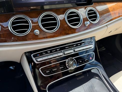Used 2017 Mercedes-Benz E 300 4MATIC image 31