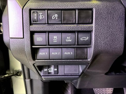 Used 2024 Toyota Tacoma TRD Off-Road w/ TRD Off Road Premium Package AWD/4WD image 17
