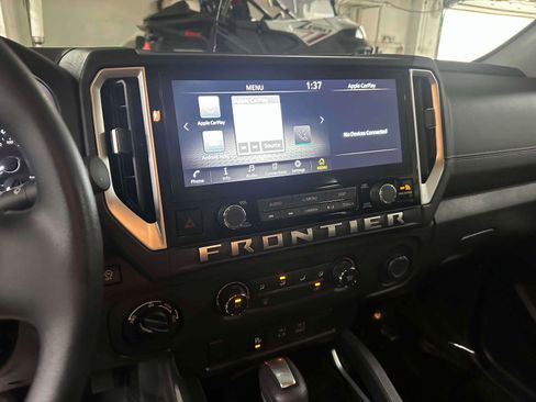 Used 2025 Nissan Frontier SV image 28