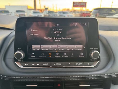 Used 2024 Nissan Rogue SV image 24