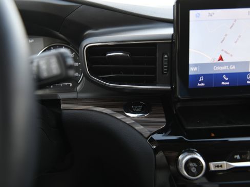 Used 2023 Ford Explorer Limited w/ Equipment Group 301A image 26