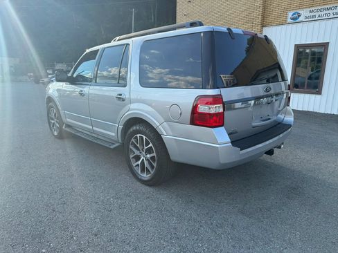 Used 2016 Ford Expedition XLT w/ Equipment Group 202A AWD/4WD image 6