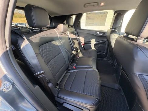 New 2026 Ford Escape SE w/ Class II Trailer Tow Package image 28