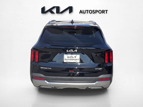 Certified 2025 Kia Sorento S w/ Panoramic Sunroof Package image 6