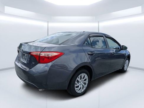 Used 2017 Toyota Corolla LE FWD image 3