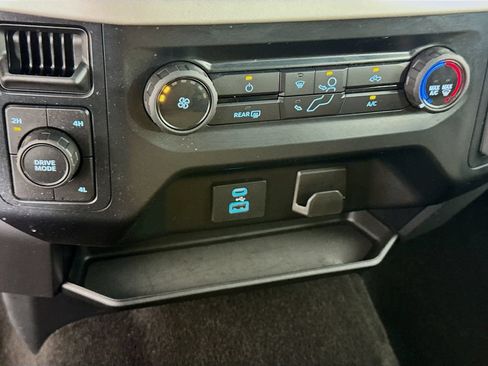 Used 2023 Ford F150 XLT AWD/4WD image 19