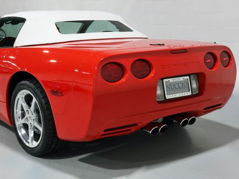 Used 2000 Chevrolet Corvette Convertible w/ Memory Pkg image 35