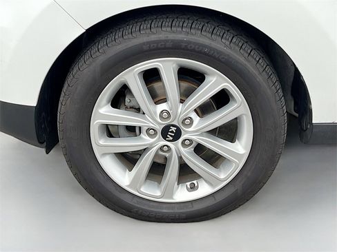 Used 2017 Kia Soul + image 30