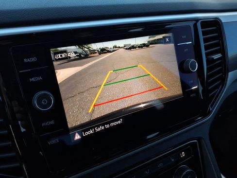 Certified 2023 Volkswagen Atlas Cross Sport SEL R-Line image 29