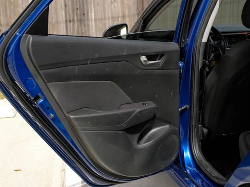 Used 2020 Hyundai Accent SE w/ Cargo Package image 40