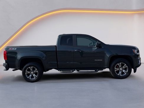 Used 2018 Chevrolet Colorado Z71 image 2