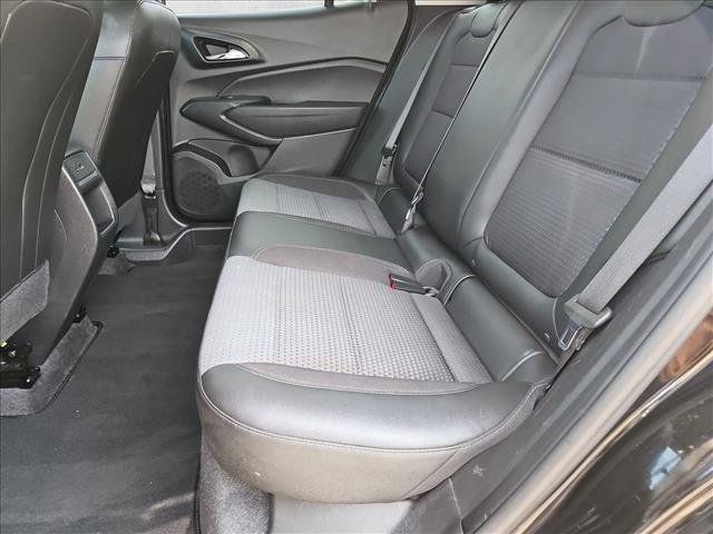 Used 2025 Chevrolet Trax LT FWD image 17