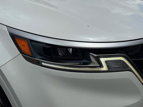 Used 2023 Kia Carnival EX FWD image 46