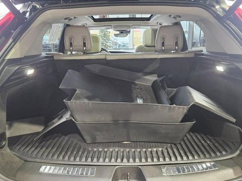 Used 2022 Cadillac XT4 Premium Luxury w/ Enhanced Visibility Package image 4