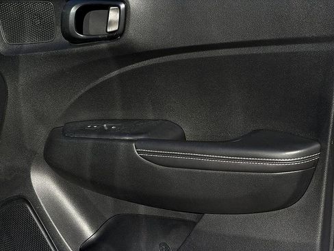 Used 2022 Hyundai Venue Limited w/ Cargo Package image 21