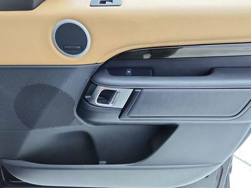 Used 2023 Land Rover Discovery S R-Dynamic image 22