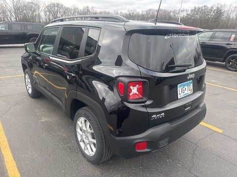 Used 2023 Jeep Renegade Latitude w/ Premium Group image 7