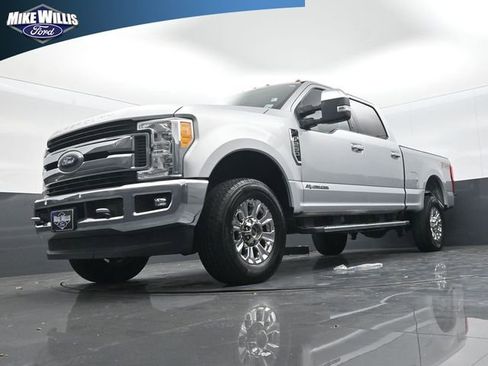 Used 2017 Ford F250 XLT w/ XLT Premium Package image 19