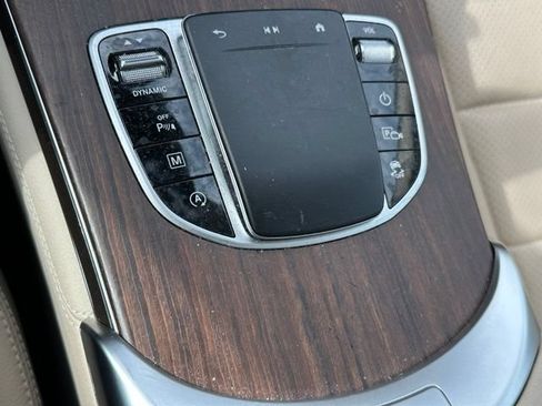 Used 2021 Mercedes-Benz GLC 300 4MATIC image 23