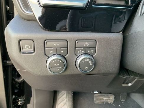 New 2026 GMC Sierra 1500 SLE image 19