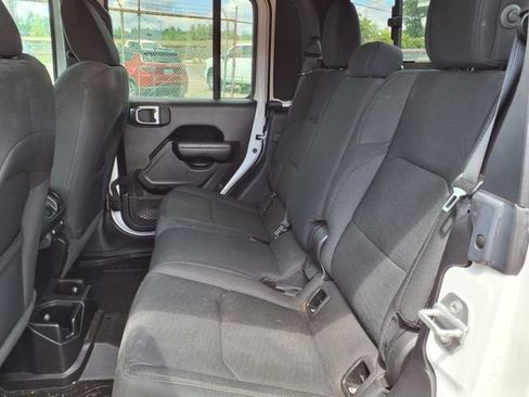Used 2021 Jeep Gladiator Willys image 10