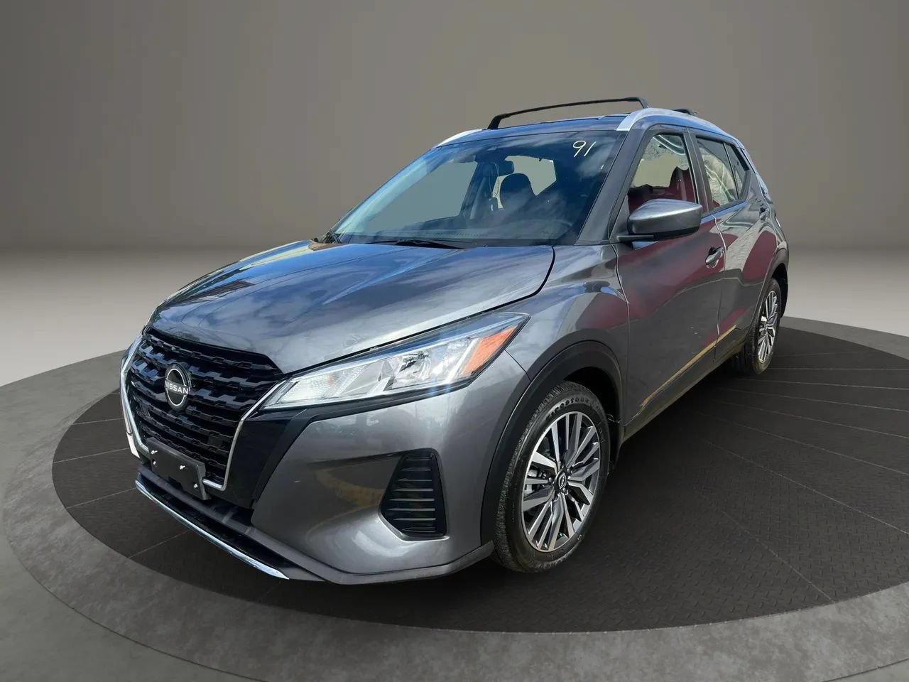 Used 2024 Nissan Kicks SV w/ Exterior Package FWD image 1