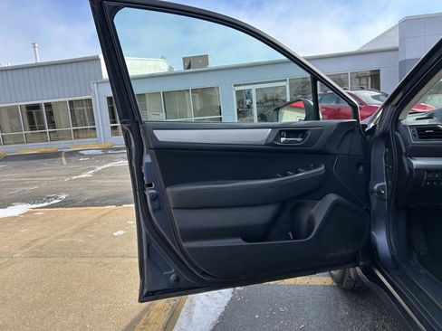 Used 2017 Subaru Outback 2.5i Premium image 22