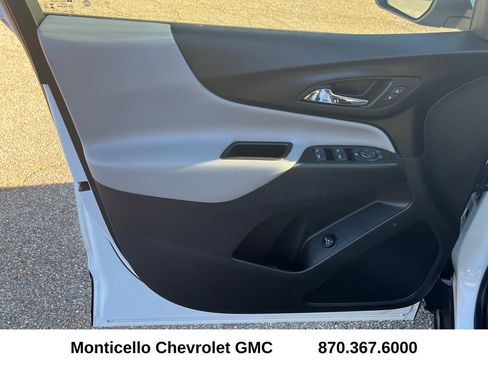 Used 2023 Chevrolet Equinox LT image 12