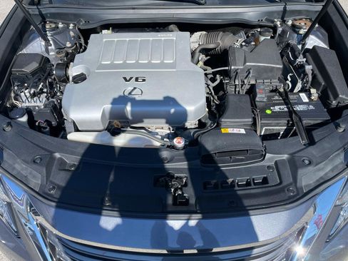 Used 2016 Lexus ES 350 w/ Luxury Package w/Wood Trim image 30