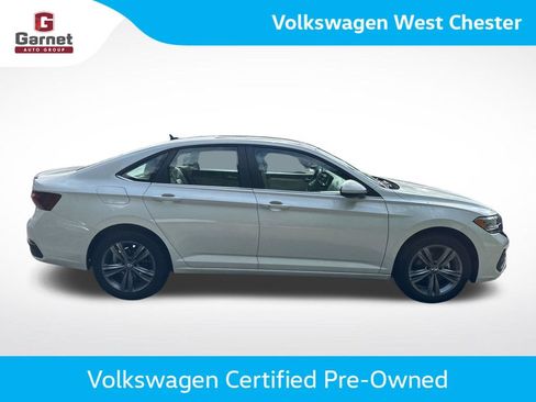 Used 2023 Volkswagen Jetta SE FWD image 4