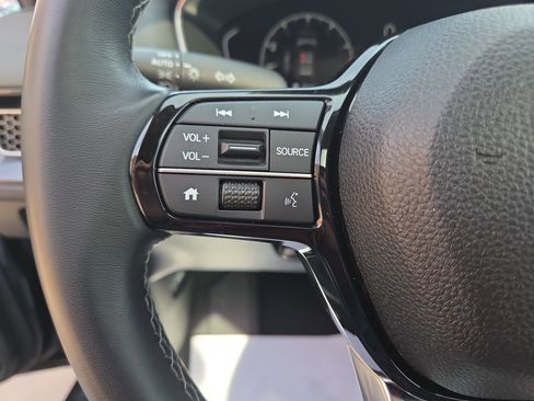 Used 2024 Honda Civic EX-L image 18