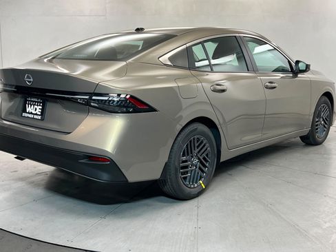 New 2026 Nissan Sentra SV w/ SV Convenience Package FWD image 5