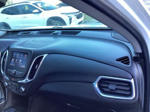 Used 2020 Chevrolet Equinox LT image 18