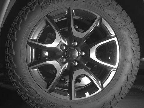 Used 2025 Jeep Compass Trailhawk image 11