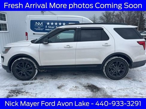 Used 2018 Ford Explorer XLT w/ Equipment Group 202A image 3