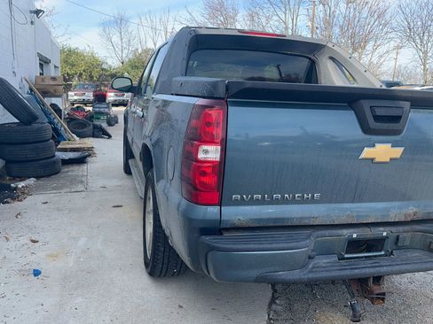 Used 2012 Chevrolet Avalanche LS w/ All-Star Edition image 5