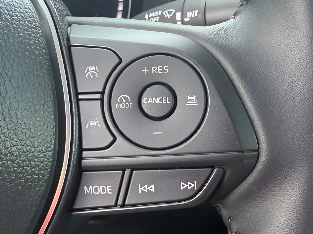 Used 2026 Toyota Corolla SE FWD image 17