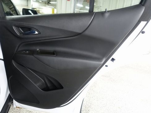 Used 2023 Chevrolet Equinox LT image 21