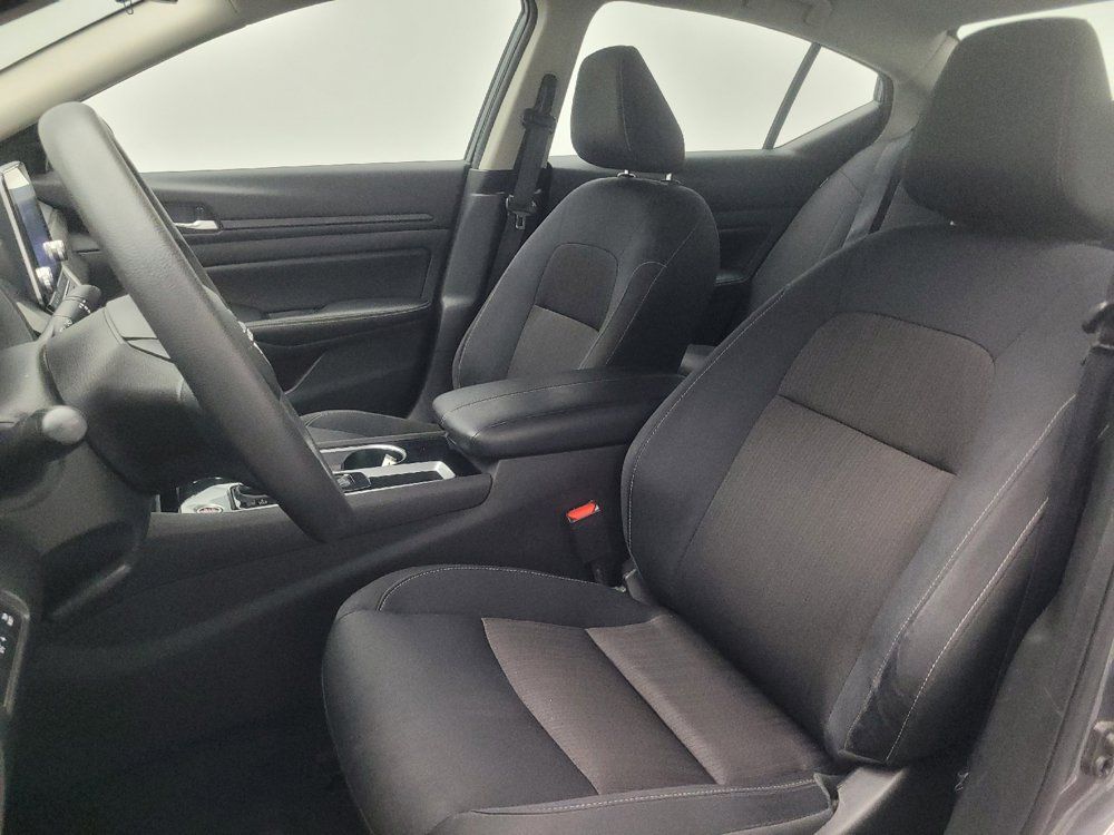 Used 2024 Nissan Altima 2.5 SV FWD image 17