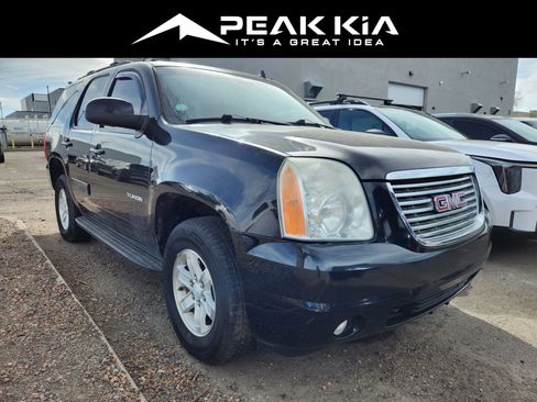 Used 2011 GMC Yukon SLT w/ SLT-2 Equipment Package image 1