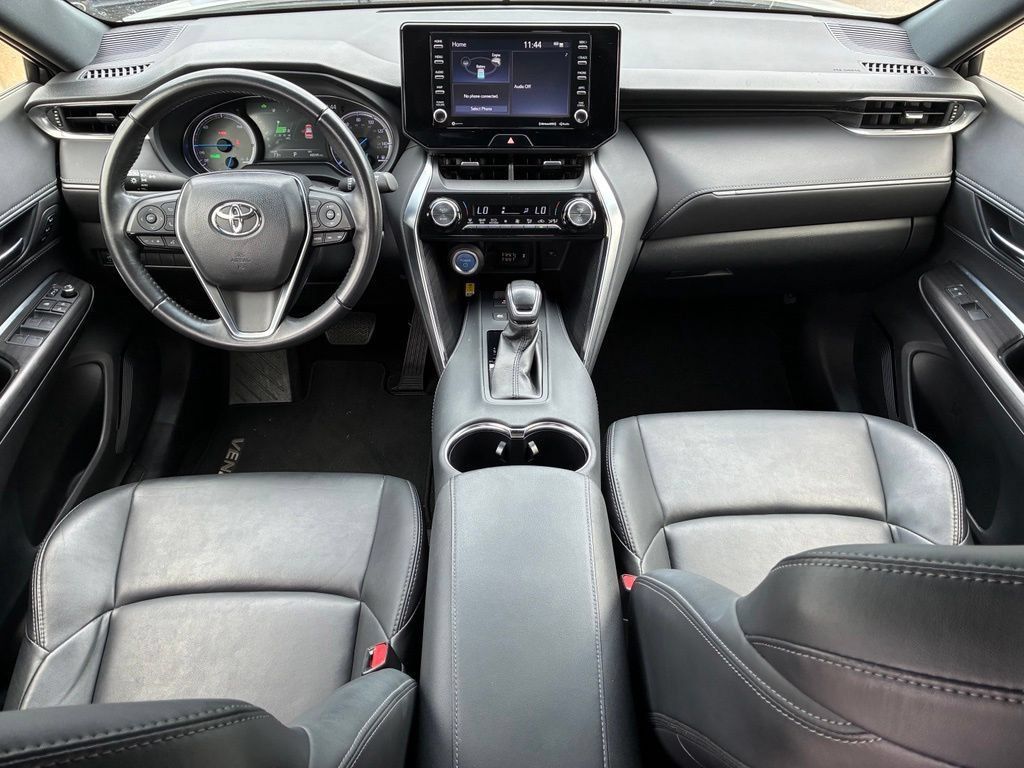 Used 2022 Toyota Venza XLE AWD/4WD image 4